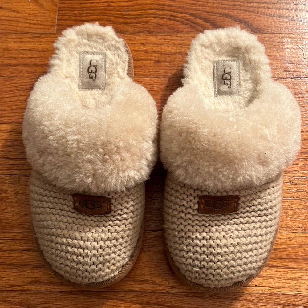 Ugg - women’s cozy knit slipper - size 7